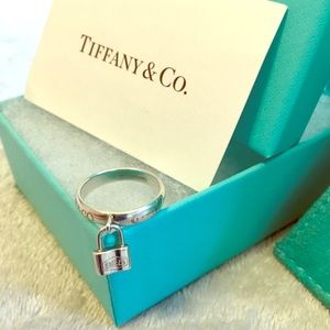 Tiff & Co padlock Authentic ring